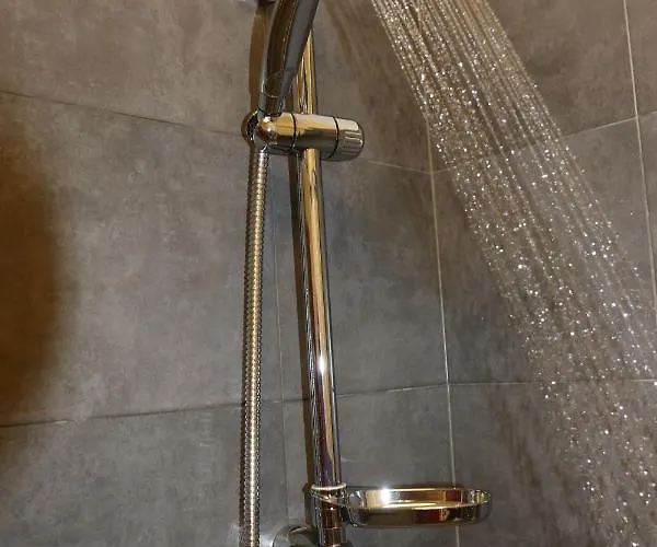 Student's بيت شباب